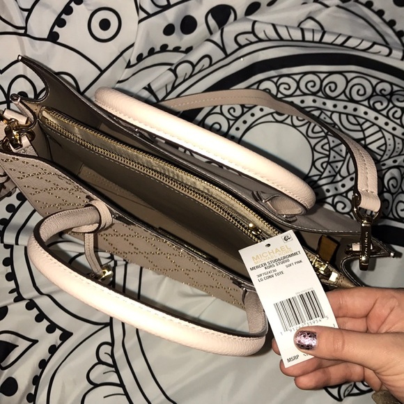 Micheal Kors Mercer tote gold studded BRAND NEW - Picture 3 of 4